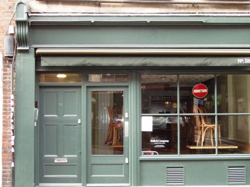 Company Below W1 Oct 2015. (Pub, External, Key). Published on 18-10-2015