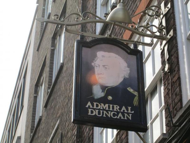 (Pub, External, Sign). Published on 15-07-2013