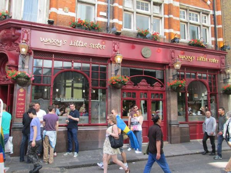 Photo date: June 2013. (Pub, External). Published on 27-07-2013