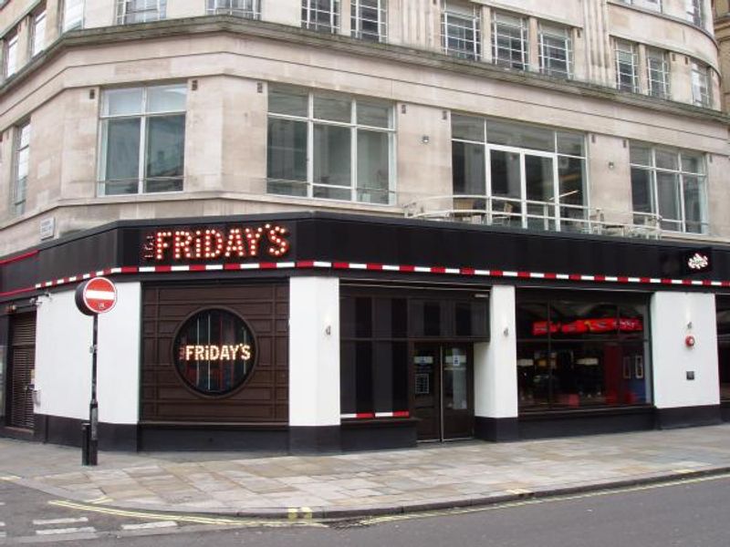 TGI Fridays WC2-2 Sep 2015. (Pub, External). Published on 13-09-2015 