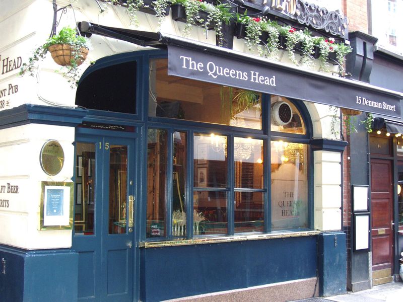 Queens Head W1 Nov 2023. (Pub, External, Key). Published on 05-11-2023