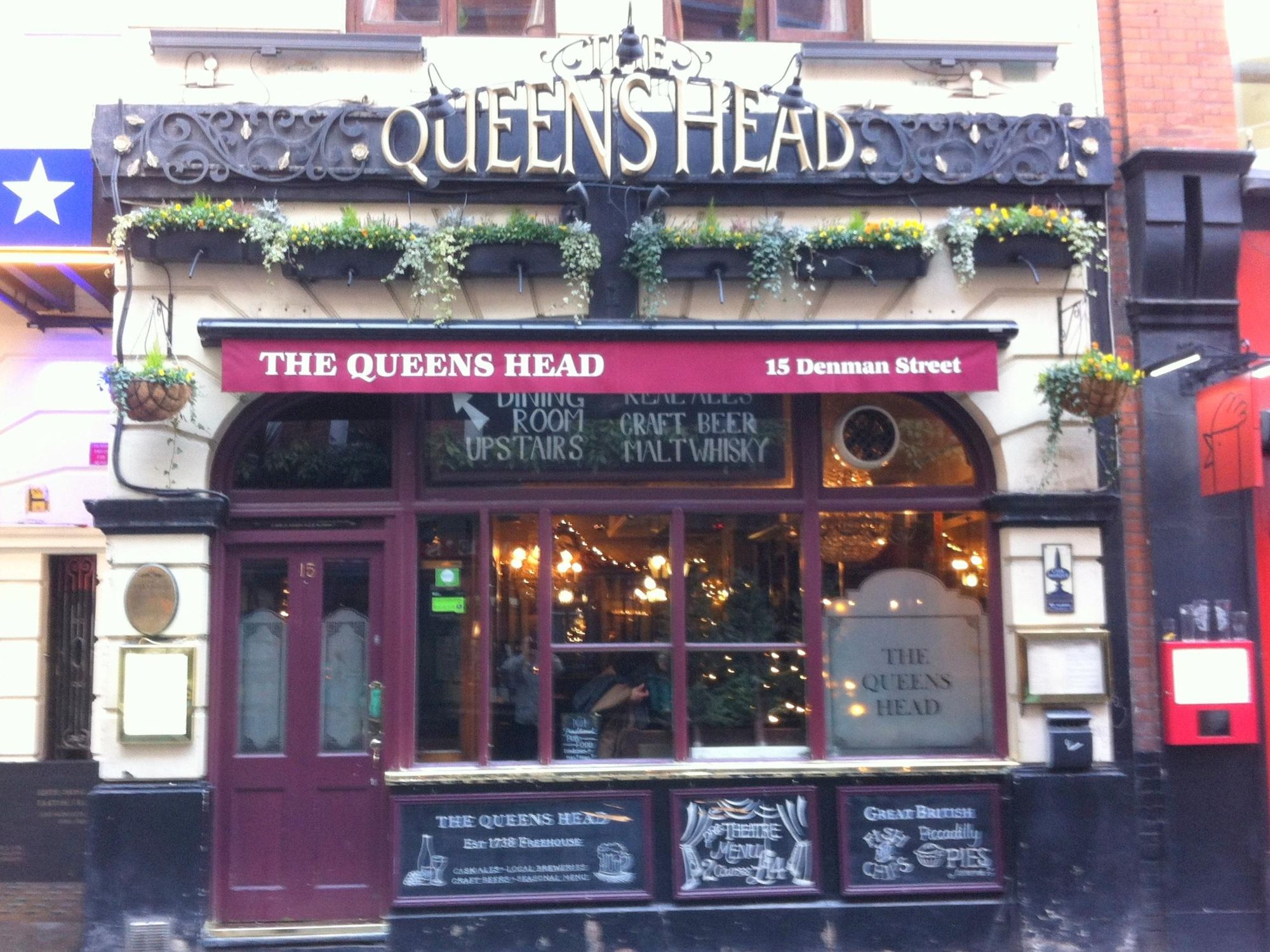 Queen's Head, Soho - Dec'16. (Pub, External). Published on 31-12-2016
