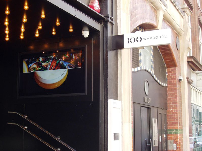 100 Wardour St W1-1 June 2017. (Pub, External). Published on 04-06-2017