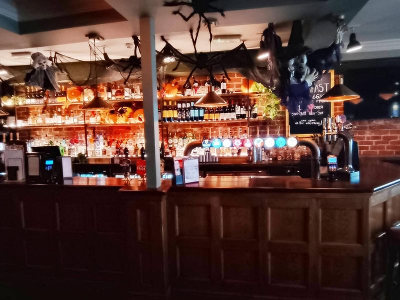 Taken 21 October 2025. (Bar). Published on 22-10-2025 