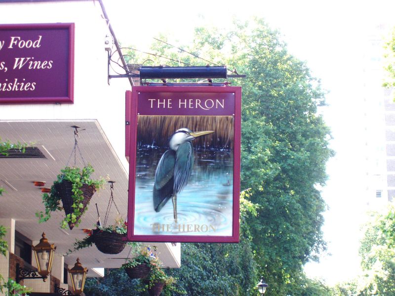 Heron W2 swingsign Aug 2017. (Pub, External, Sign). Published on 06-08-2017