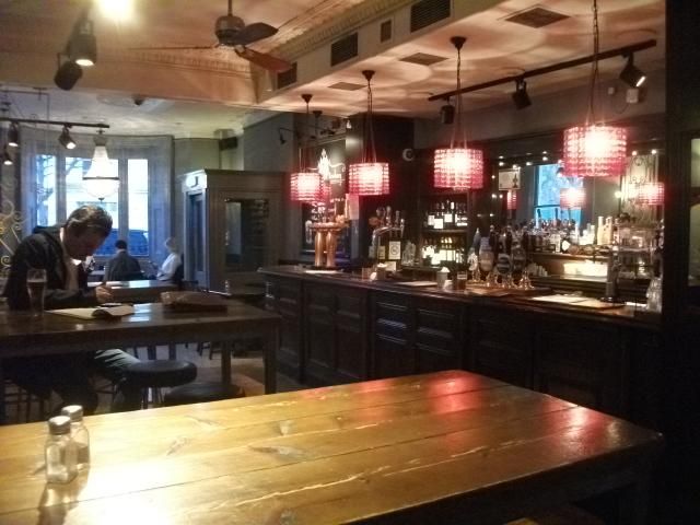 Bridge House 07 25-1-18. (Pub, Bar, Customers). Published on 06-02-2018