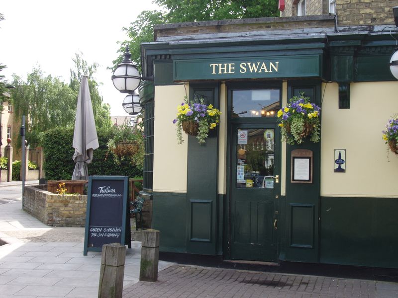 Swan W4 side. (Pub, External). Published on 20-08-2014 