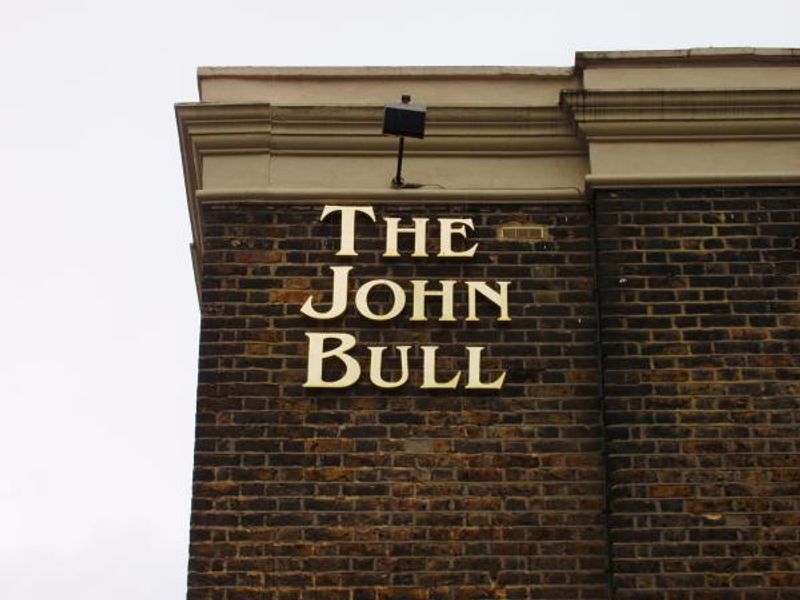 Gunnersbury W4 wall sign. (Pub, External, Sign). Published on 12-06-2015 