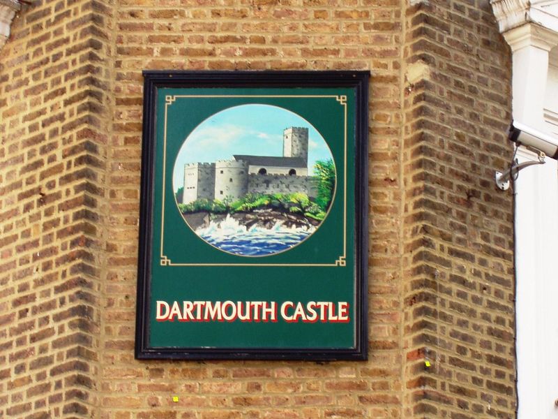 Dartmouth Castle W6 wallsign. (Pub, External, Sign). Published on 23-04-2017 