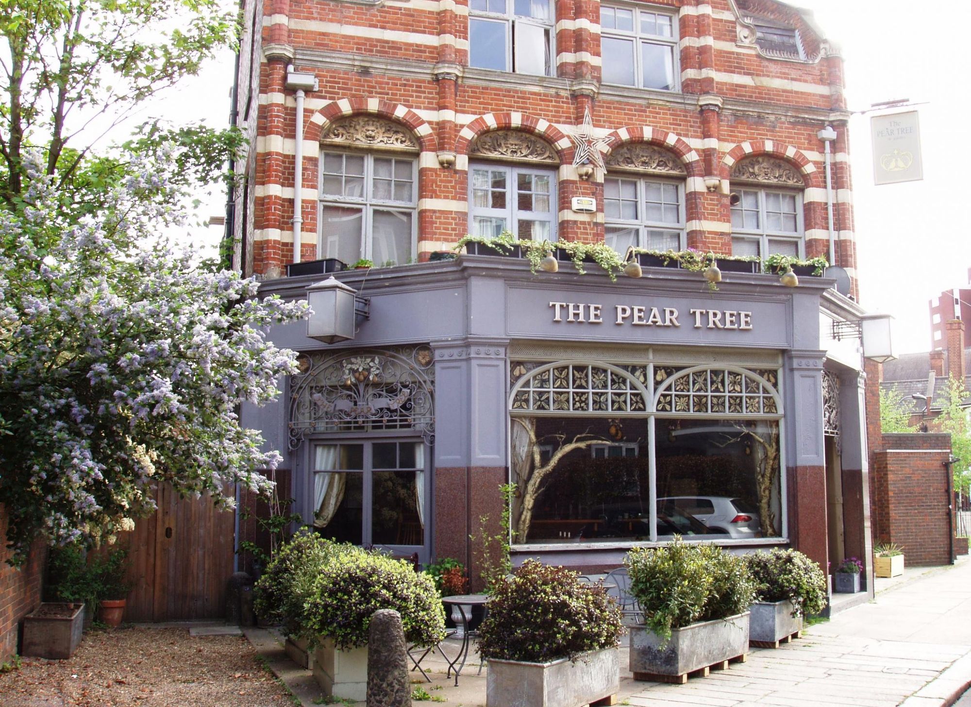 Pear Tree W6 April 2017. (Pub, External, Key). Published on 23-04-2017
