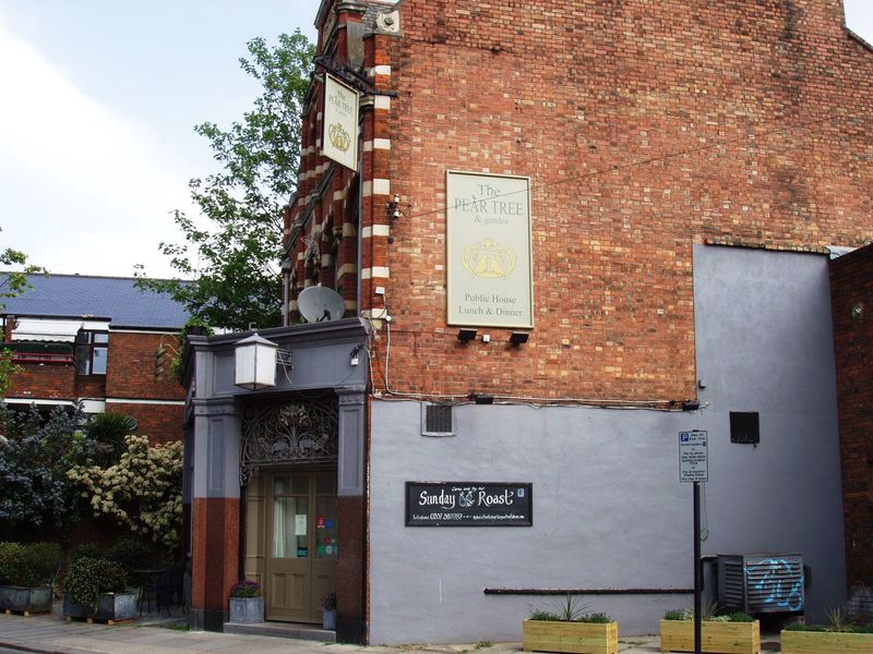 Pear Tree W6-2 April 2017. (Pub, External). Published on 23-04-2017 
