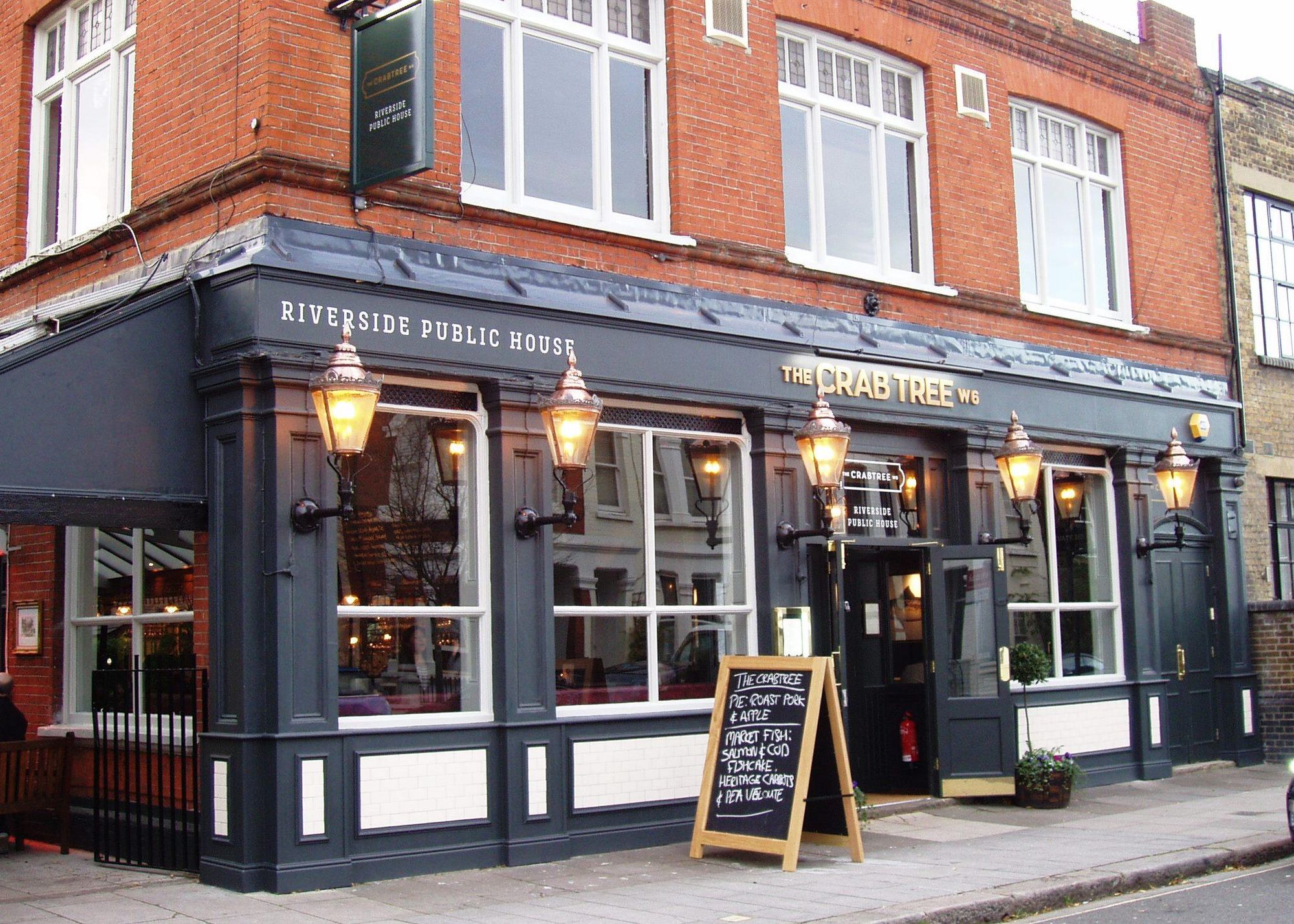 Crabtree W6 front Nov 2017. (Pub, External). Published on 25-11-2017