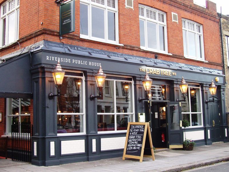 Crabtree W6 front Nov 2017. (Pub, External). Published on 25-11-2017