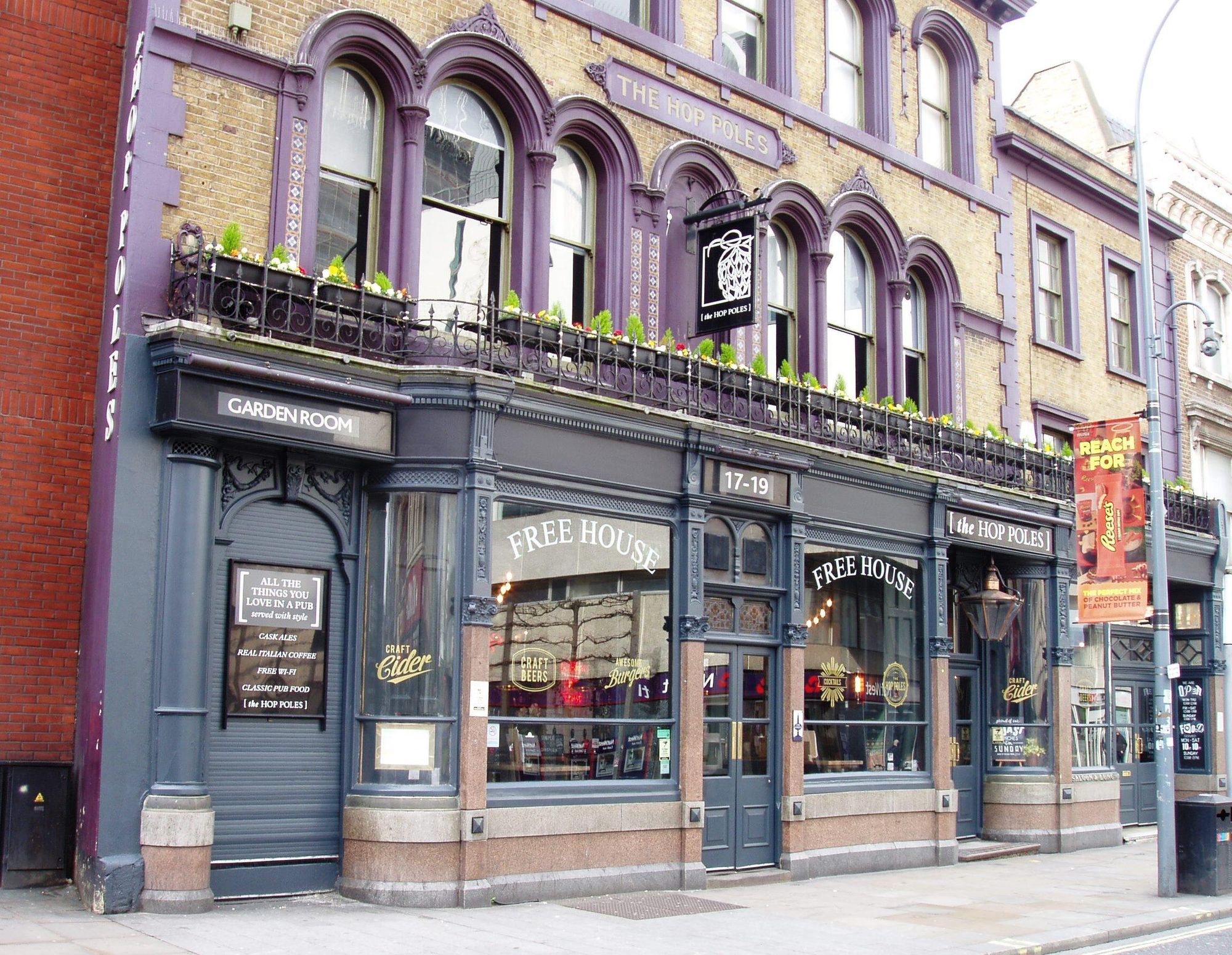 Hop Poles W6-1 Apr 2018. (Pub, External, Key). Published on 15-04-2018