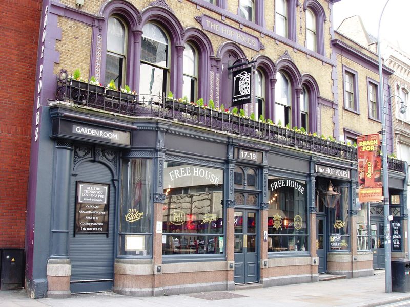 Hop Poles W6-1 Apr 2018. (Pub, External, Key). Published on 15-04-2018