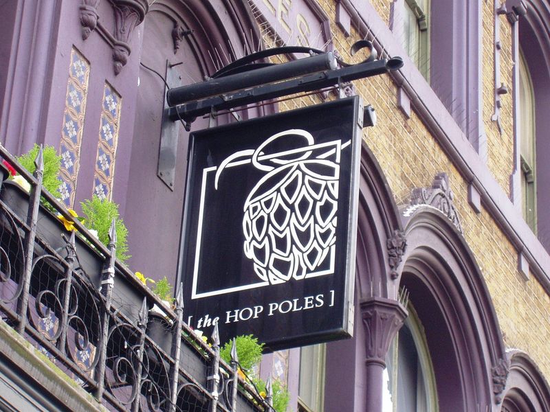 Hop Poles W6-swingsign Apr 2018. (Pub, External, Sign). Published on 15-04-2018 