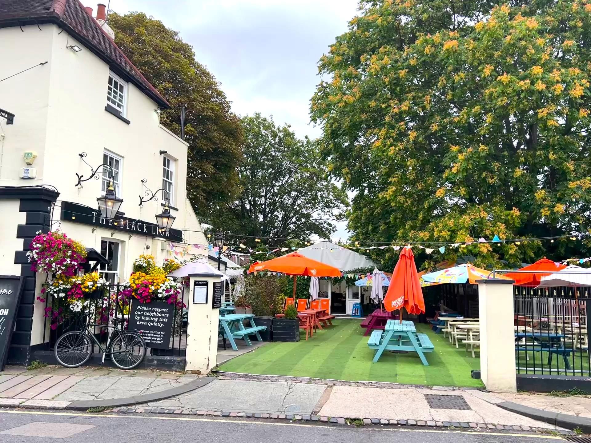 Black Lion W6 garden. (Pub, Garden). Published on 03-09-2025