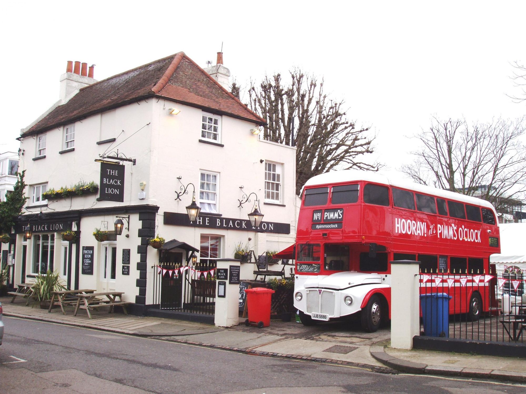 Black Lion W6 Boat race day 2018. (Pub, External). Published on 25-03-2018