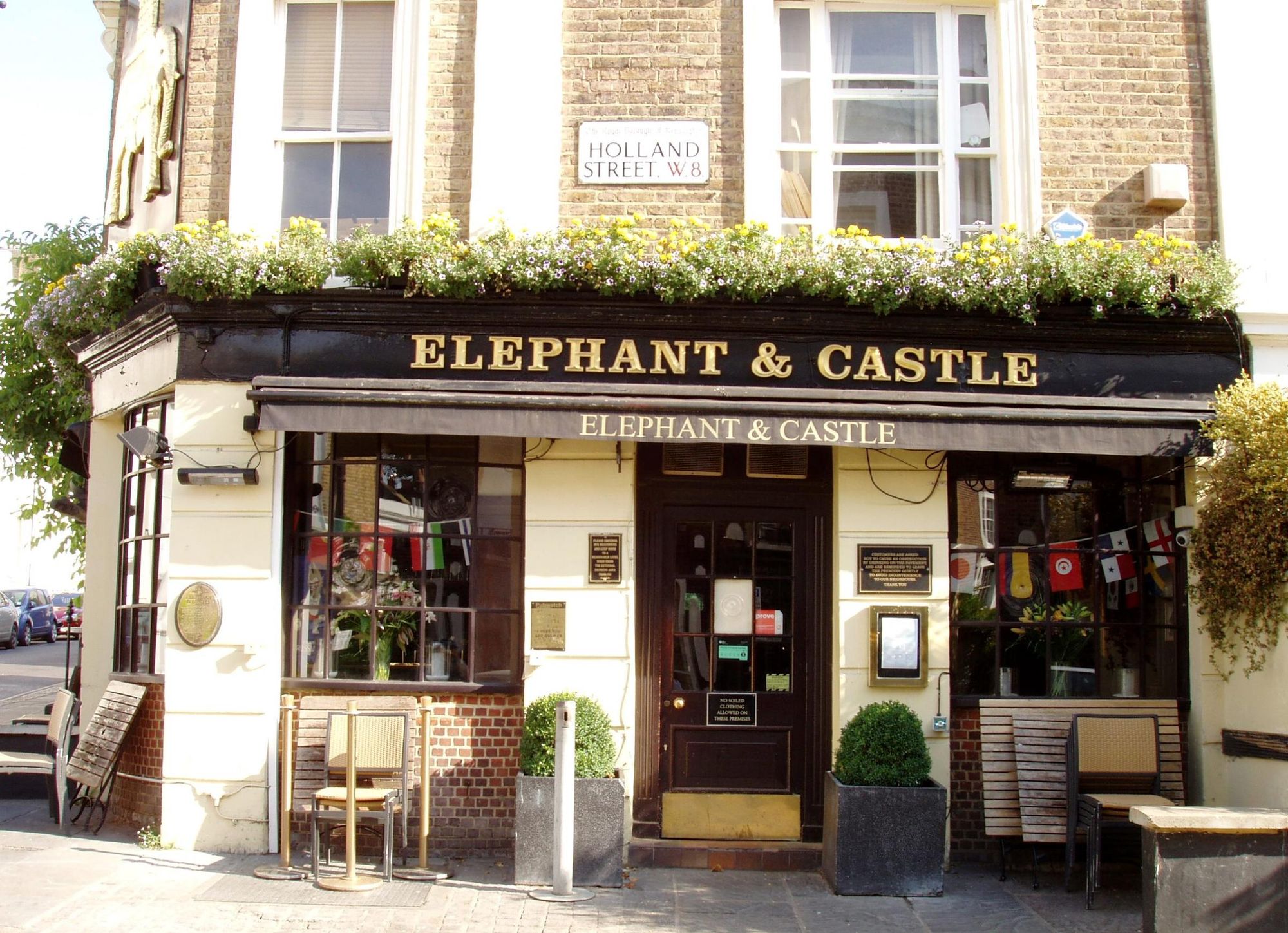 Elephant & Castle W8-1 July 2018. (Pub, External, Key). Published on 01-07-2018