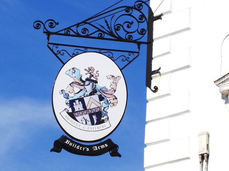 Builders Arms W8-swingsign July 2018. (Pub, External, Sign). Published on 01-07-2018 
