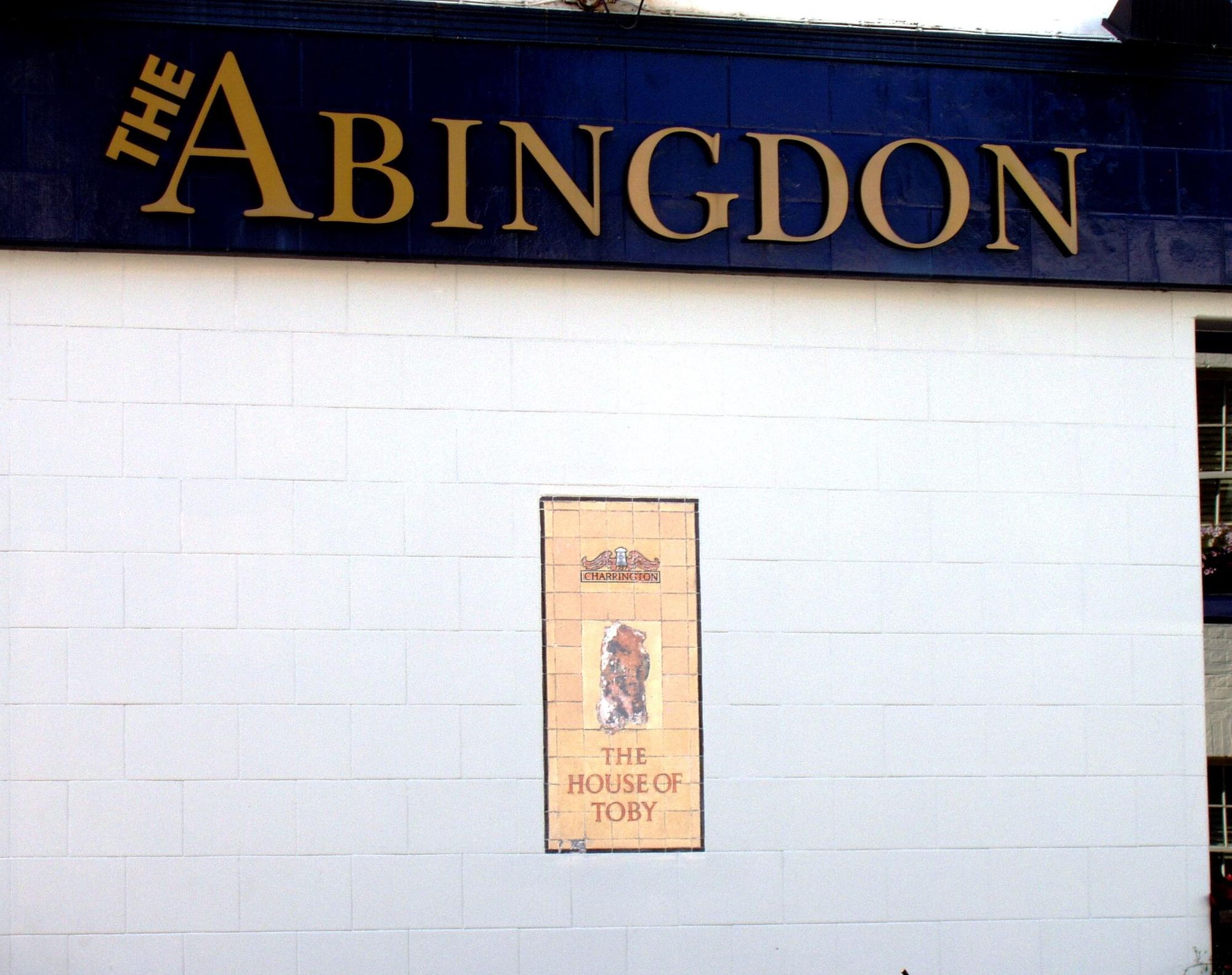 Abingdon W8 wallsign. (Pub, External). Published on 01-07-2018