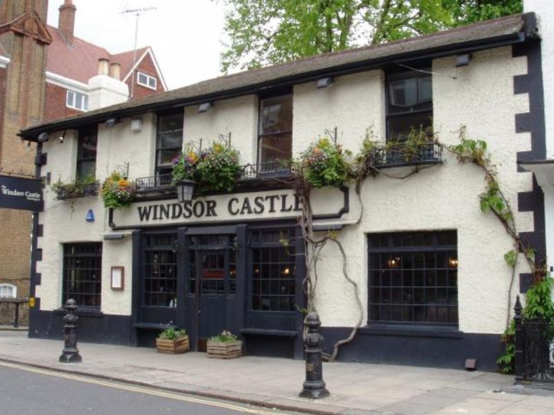 Windsor Castle2 Kensington. (Pub, External). Published on 11-05-2014 
