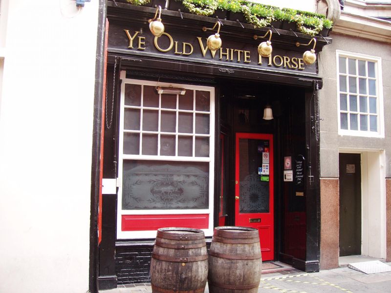 Old White Horse WC2-1 Oct 2017. (Pub, External, Key). Published on 29-10-2017