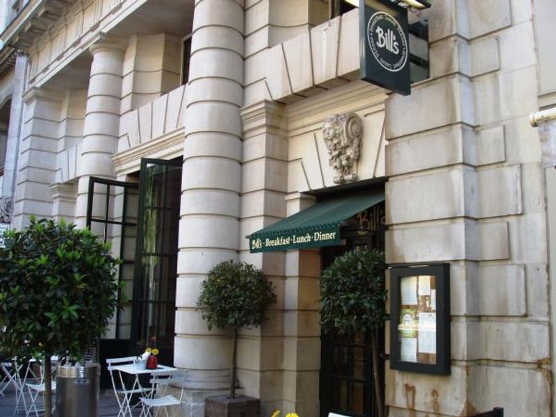Bills, Kingsway, shot 2. (Pub, External). Published on 24-05-2015