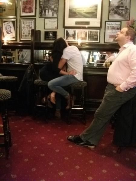 Customer focus. (Pub, Bar, Customers). Published on 28-09-2015