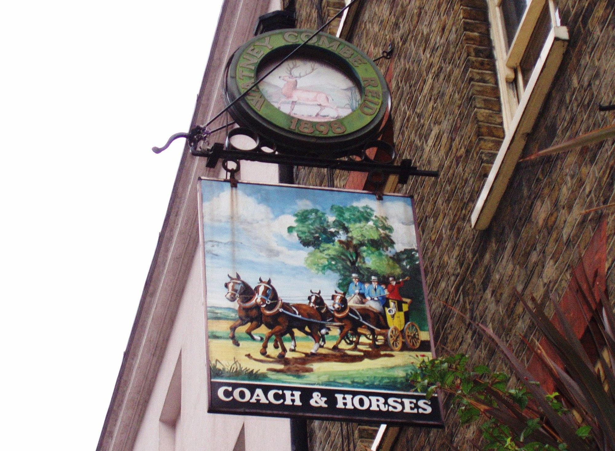 Coach & Horses sign WC2 Jan 2017. (Pub, External, Sign). Published on 08-01-2017