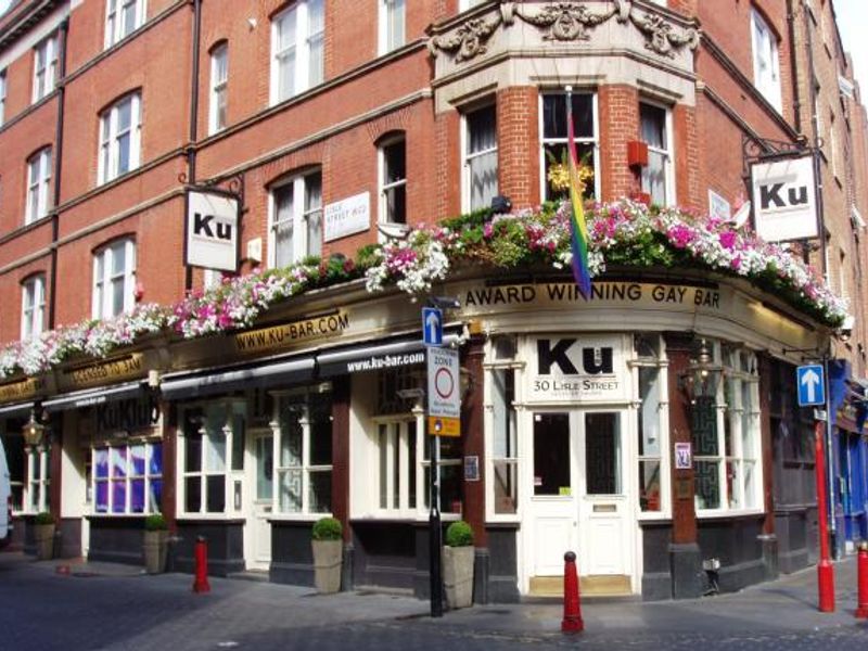 Ku Bar Chinatown entrance Aug 2015. (Pub, External, Key). Published on 02-08-2015