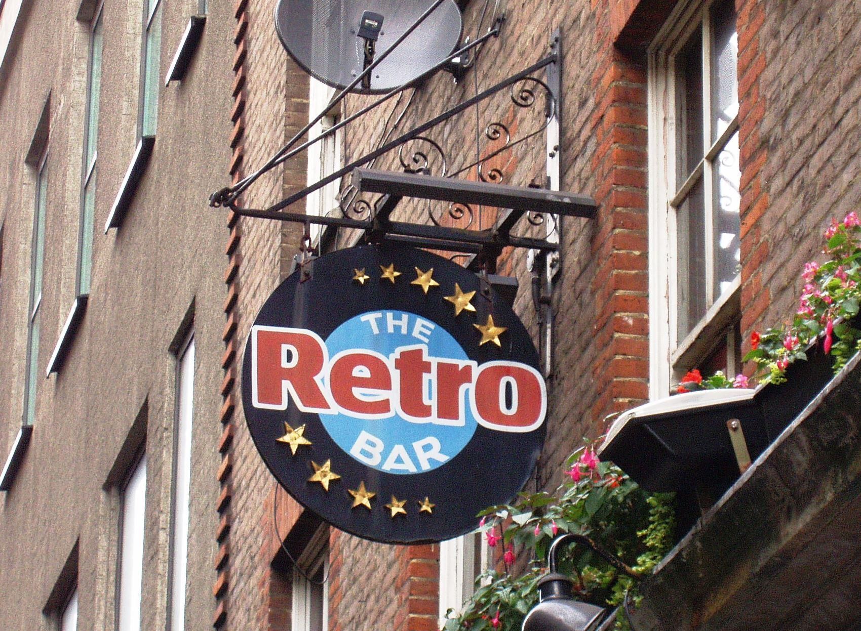 Retro Bar WC2 sign Sep 2017. (Pub, External, Sign). Published on 17-09-2017