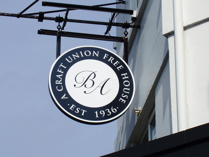 Bedford Arms swingsign SW6 Apr 2023. (Pub, External, Sign). Published on 30-04-2023 