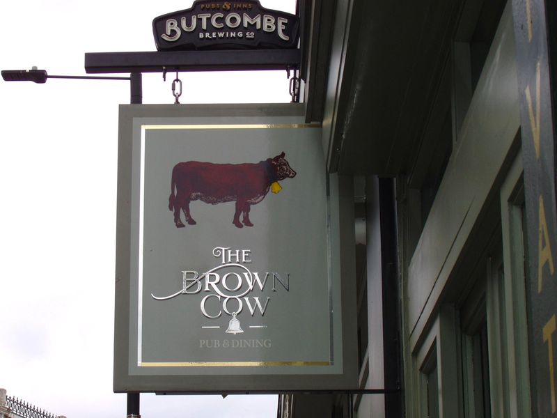 Brown Cow-swingsign. (Pub, External, Sign). Published on 10-05-2026 