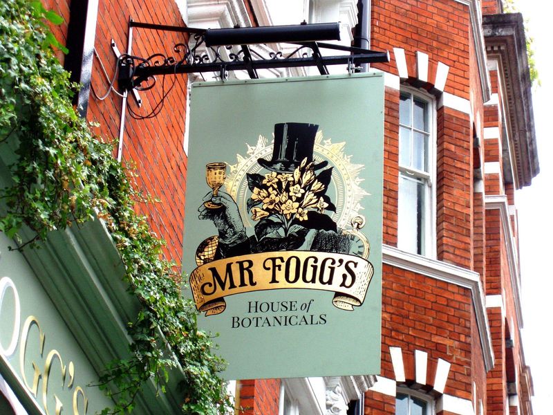 Mr Fogg Bot-3 Sep 2018. (Pub, External, Sign). Published on 09-09-2018