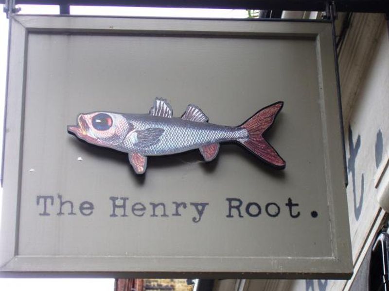 Henry Root SW10 sign. (Pub, External, Sign). Published on 25-09-2014 