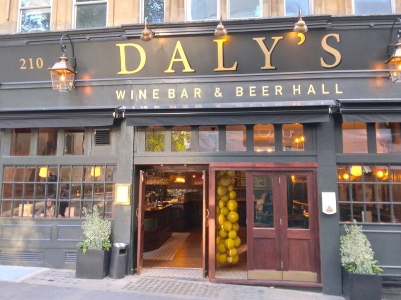 Daly's ex AB. (Pub, External). Published on 23-09-2025 