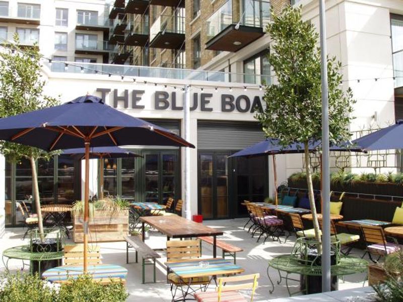 Blue Boat4 W6. (Pub, External). Published on 28-03-2015