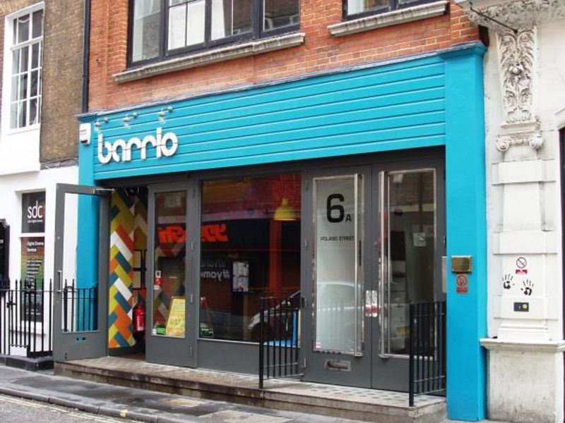 Barrio Central W1-2 Oct 2015. (Pub, External). Published on 18-10-2015 