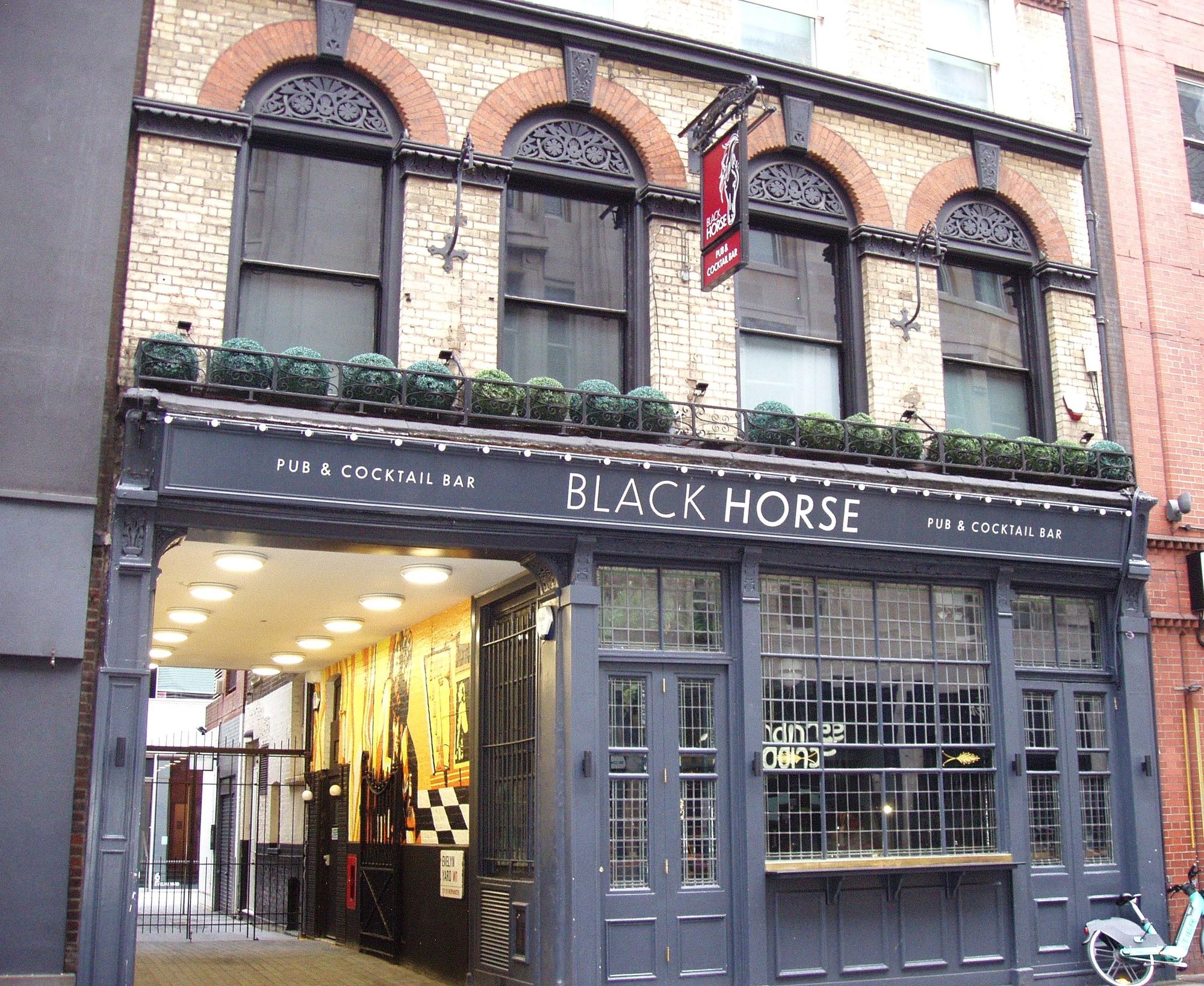 Black Horse Fitzrovia-2 Jan 2022. (Pub, External). Published on 23-01-2022