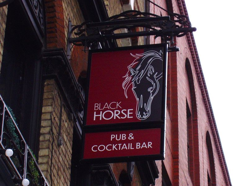 Black Horse Fitzrovia-4 Jan 2022. (Pub, External, Sign). Published on 23-01-2022