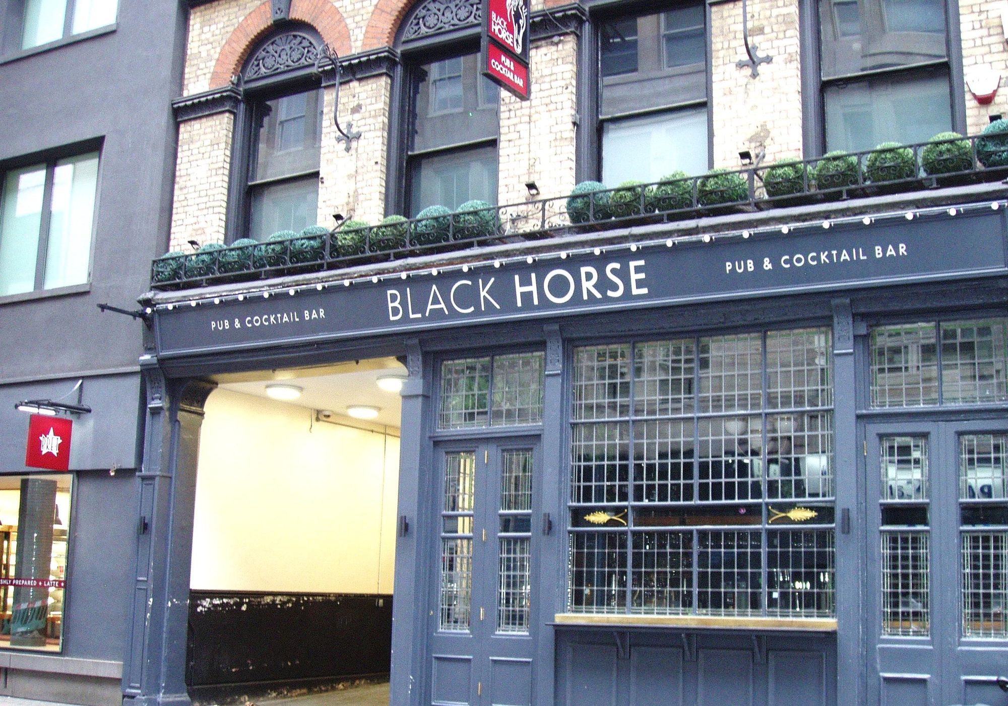 Black Horse Fitzrovia-1 Jan 2022. (Pub, External, Key). Published on 23-01-2022
