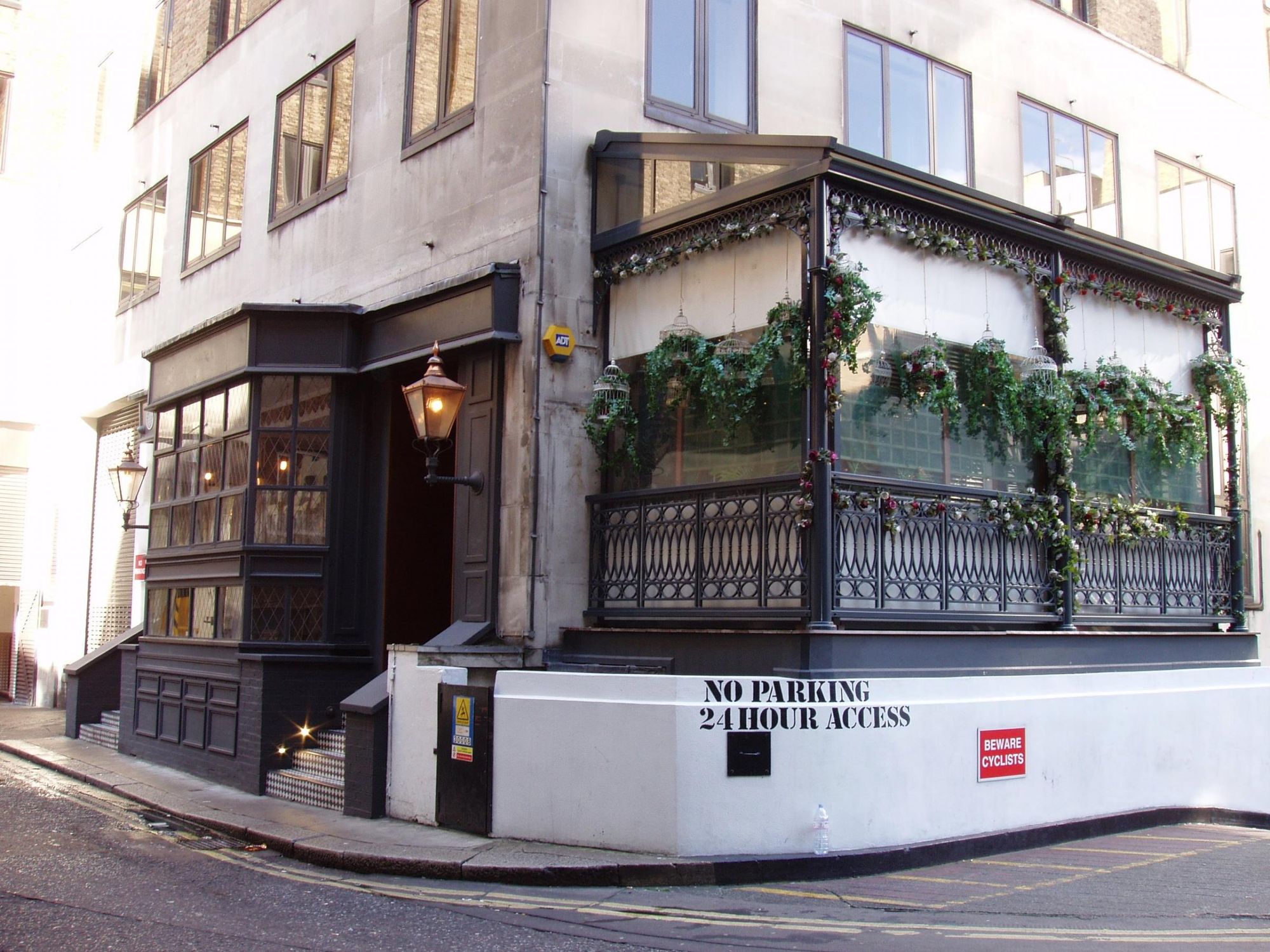 Mr Foggs W1-2 Aug 2017. (Pub, External). Published on 27-08-2017