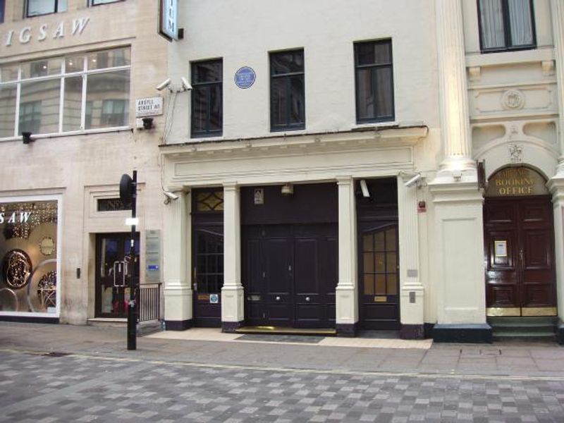 Border W1 old site Nov 2015. (Pub, External, Key). Published on 08-11-2015 