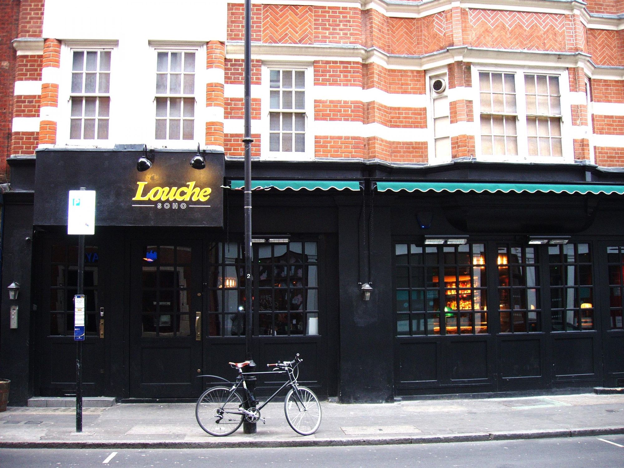 Louche Soho Jan 2022. (Pub, External, Key). Published on 23-01-2022