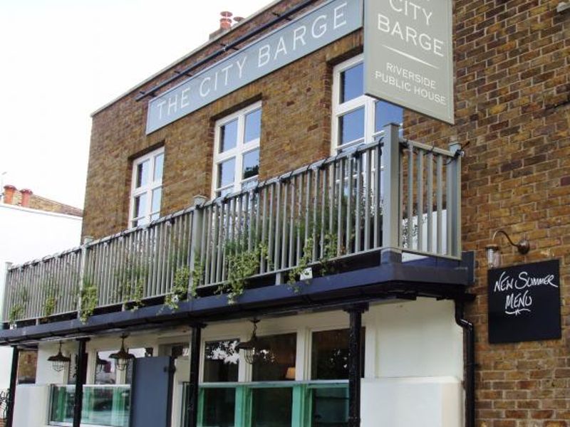 City Barge W4 riverside. (Pub, External, Key). Published on 22-08-2014