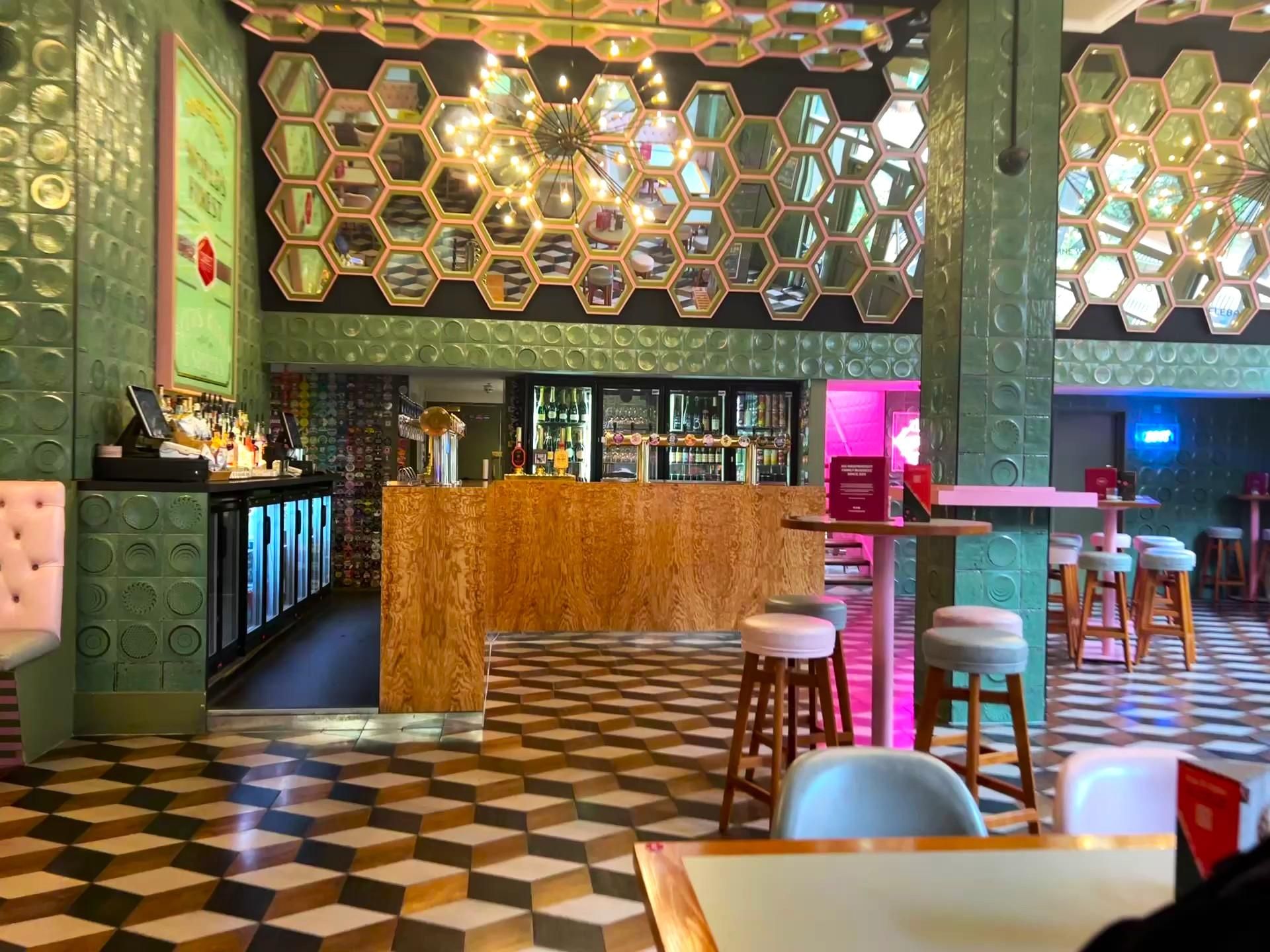 Craft Beer Co W6 interior-2. (Pub, Bar). Published on 11-09-2025