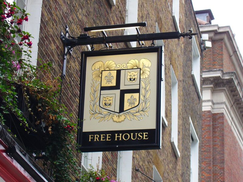 Shaston Arms-sign Oct 2025. (Pub, External, Sign). Published on 12-10-2025 
