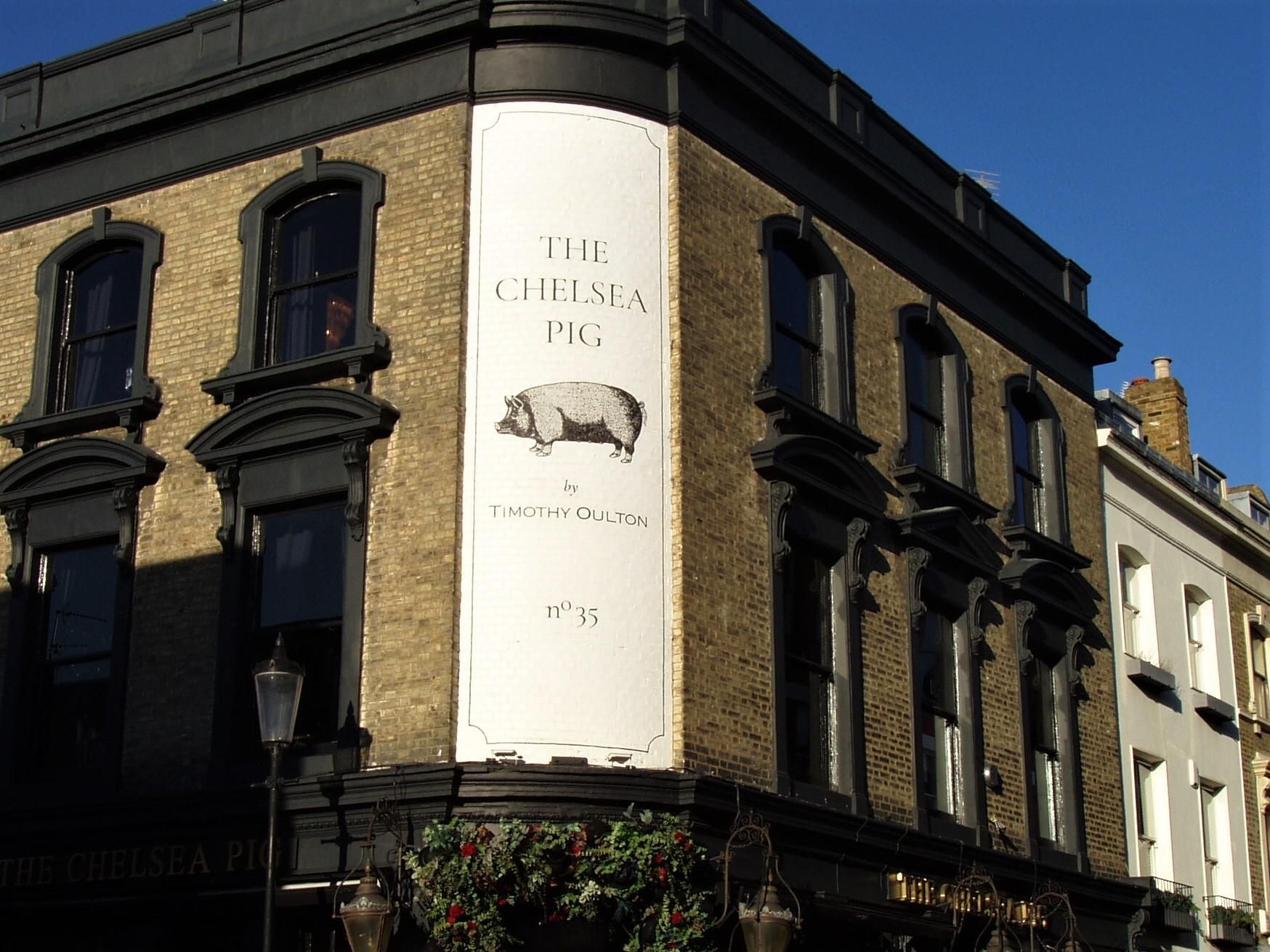Chelsea Pig-3 Nov 2021. (Pub, External, Sign). Published on 21-11-2021