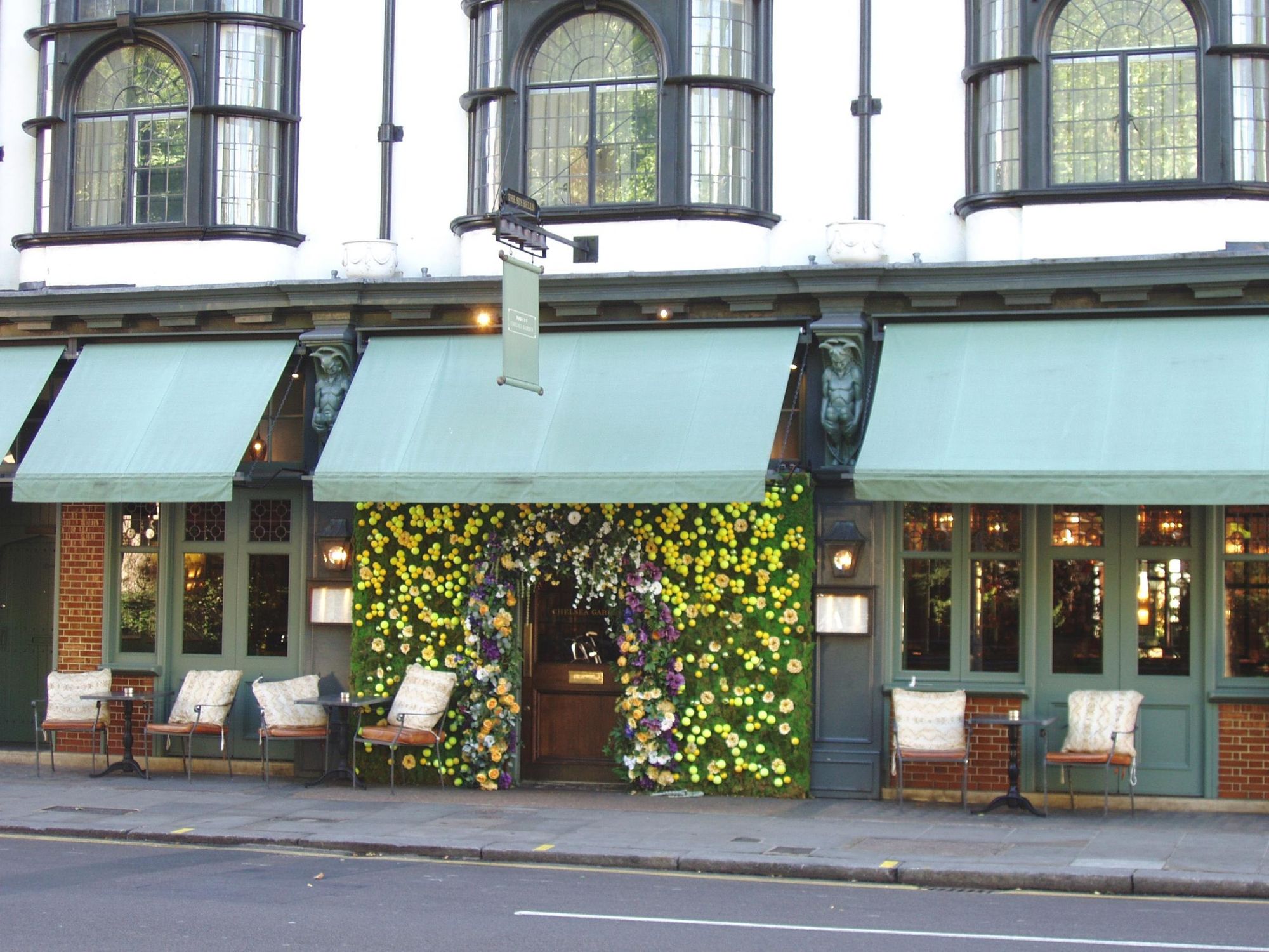 Ivy Chelsea Garden-2 July 2017. (Pub, External). Published on 02-07-2017
